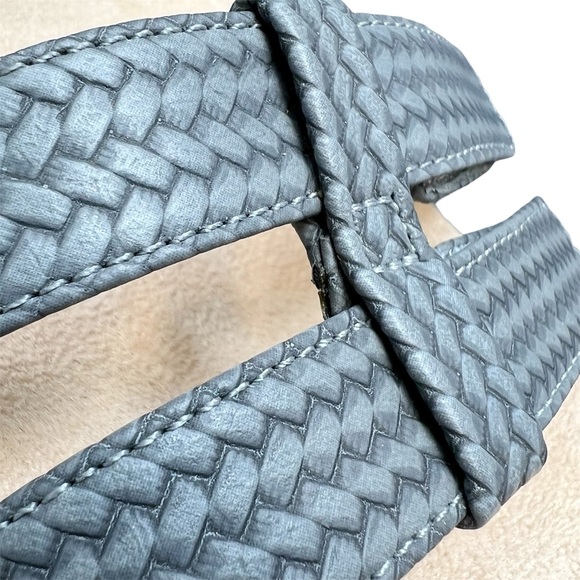 Stylish Gray Women\'s Sandals